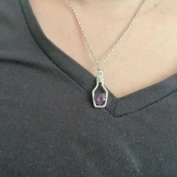 🥭 (4 for $15) Wine Love Necklace - Picture 4 of 5